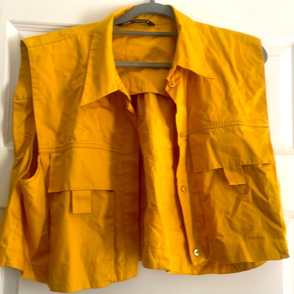 Zara cropped sleeveless yellow cargo shirt